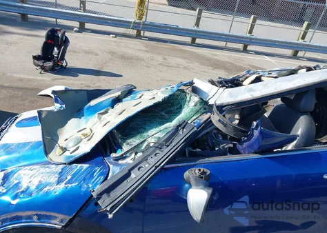 2006 Mini Cooper S из США, поврежденный, VIN WMWRE33516TN25140